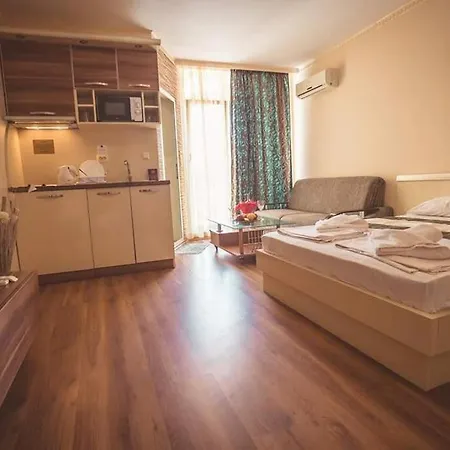 Aparthotel Bahami 3*