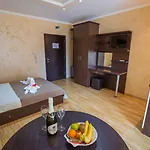 Lägenhetshotell Bahami 3*