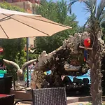 Lägenhetshotell Bahami 3*