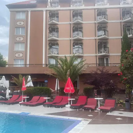 Ξενοδοχείο με διαμερίσματα Bahami 3*