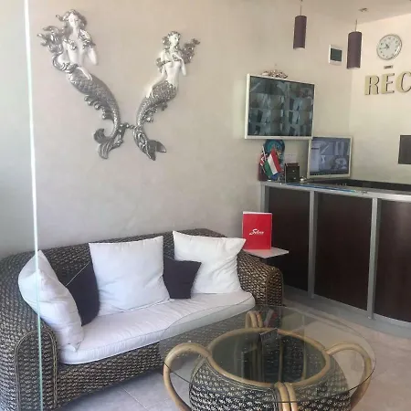 Bahami Apartmanhotel