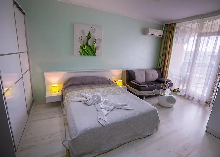 Aparthotel Bahami 3*