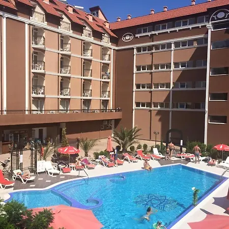 Lägenhetshotell Bahami 3*