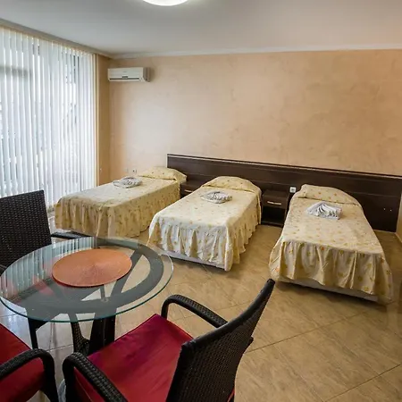 Ξενοδοχείο με διαμερίσματα Bahami 3*