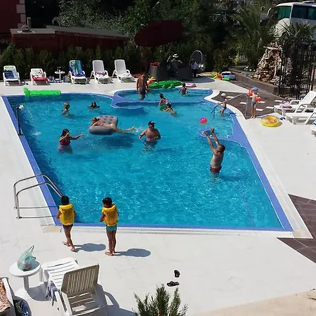 Ξενοδοχείο με διαμερίσματα Bahami