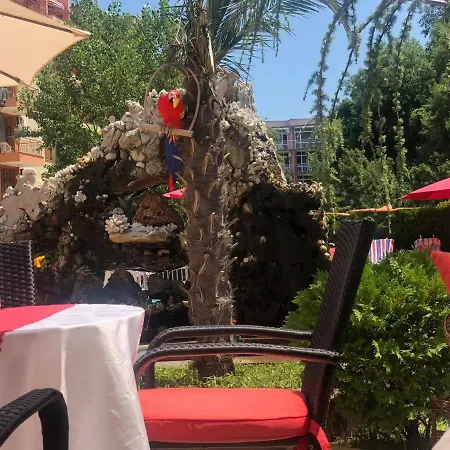 Ξενοδοχείο με διαμερίσματα Bahami 3*