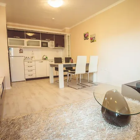 Ξενοδοχείο με διαμερίσματα Bahami 3*